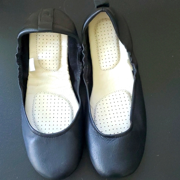Acorn NWT Via Ballet Flats Women's size 10 - Picture 1 of 4